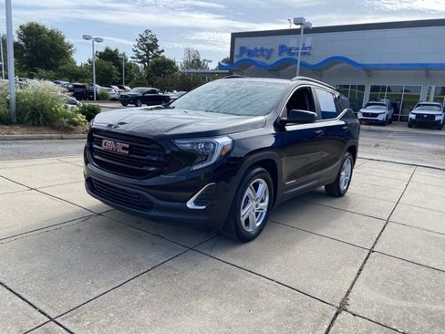 Used 2021 GMC Terrain SLE w/ Driver Convenience Package FWD image 4