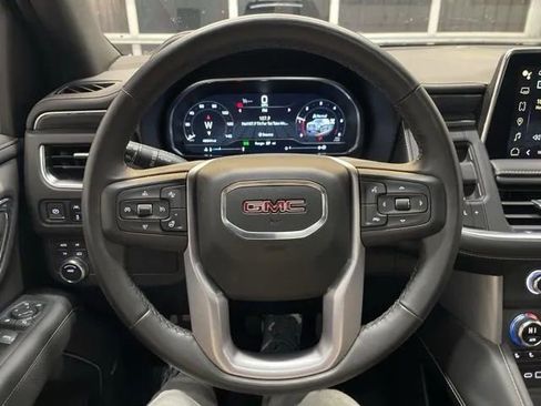 Used 2023 GMC Yukon SLT image 21