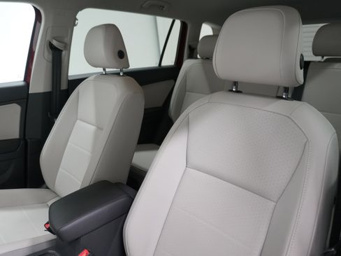 Used 2019 Volkswagen Tiguan SE image 10