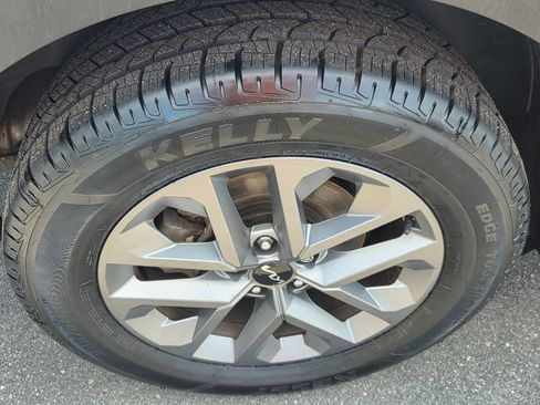 Used 2023 Kia Telluride LX AWD/4WD image 9