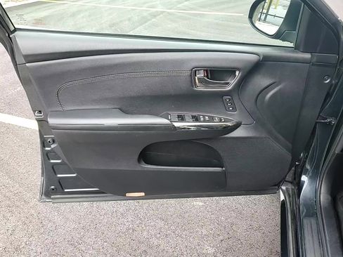 Used 2017 Toyota Avalon XLE Premium image 10