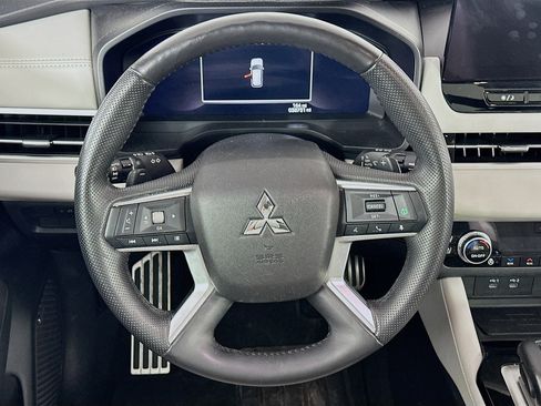 Used 2025 Mitsubishi Outlander SEL AWD/4WD image 18