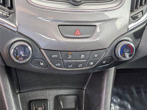 Used 2019 Chevrolet Cruze LT w/ Convenience Package FWD image 26