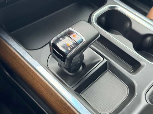 Used 2023 Chevrolet Silverado 1500 High Country image 32