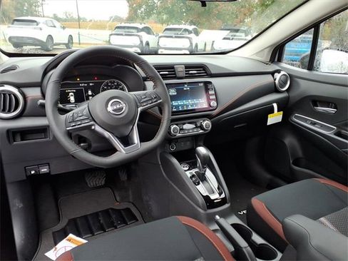 New 2025 Nissan Versa SR w/ Trunk Package image 9