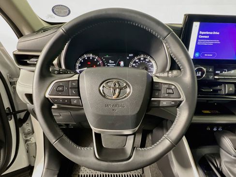 Used 2026 Toyota Highlander XLE AWD/4WD image 17