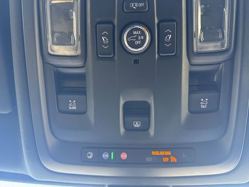 Used 2021 GMC Yukon Denali w/ Denali Premium Package image 23