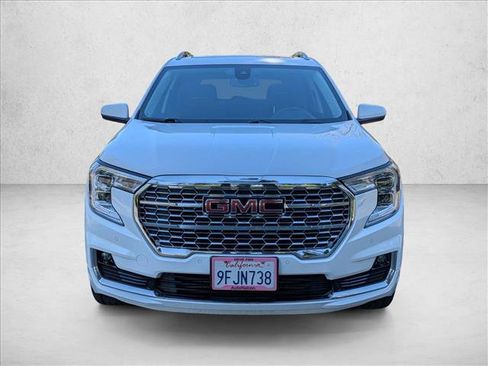 Used 2023 GMC Terrain Denali AWD/4WD image 2