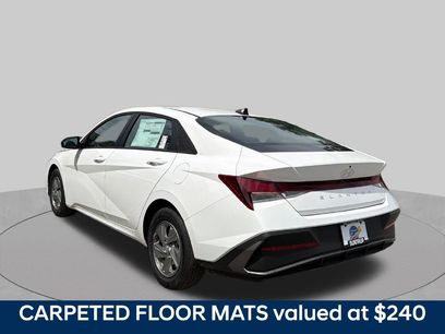 New 2026 Hyundai Elantra SE