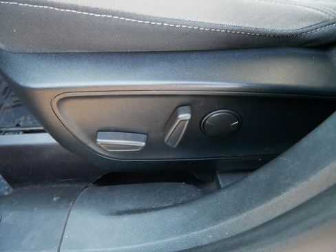 Certified 2020 Ford Escape SE image 19