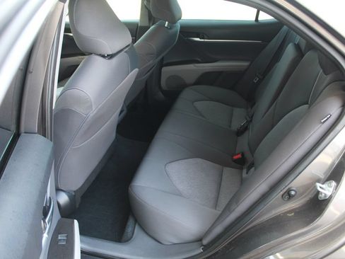 Used 2023 Toyota Camry LE FWD image 31