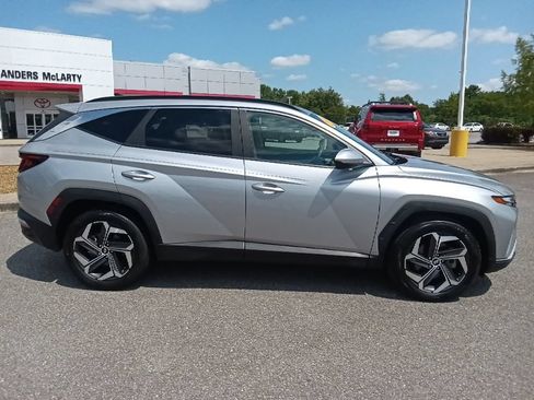 Used 2024 Hyundai Tucson SEL FWD image 2