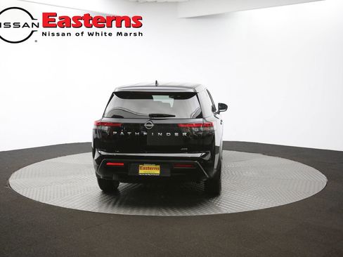 Used 2024 Nissan Pathfinder S image 46