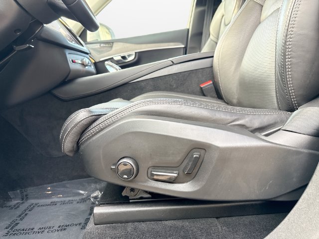 Certified 2023 Volvo XC90 B6 Ultimate w/ Protection Package Premier AWD/4WD image 17