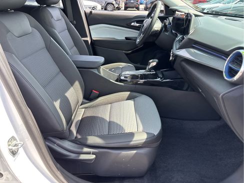 Certified 2024 Chevrolet Trax LT w/ Driver Confidence Package image 20