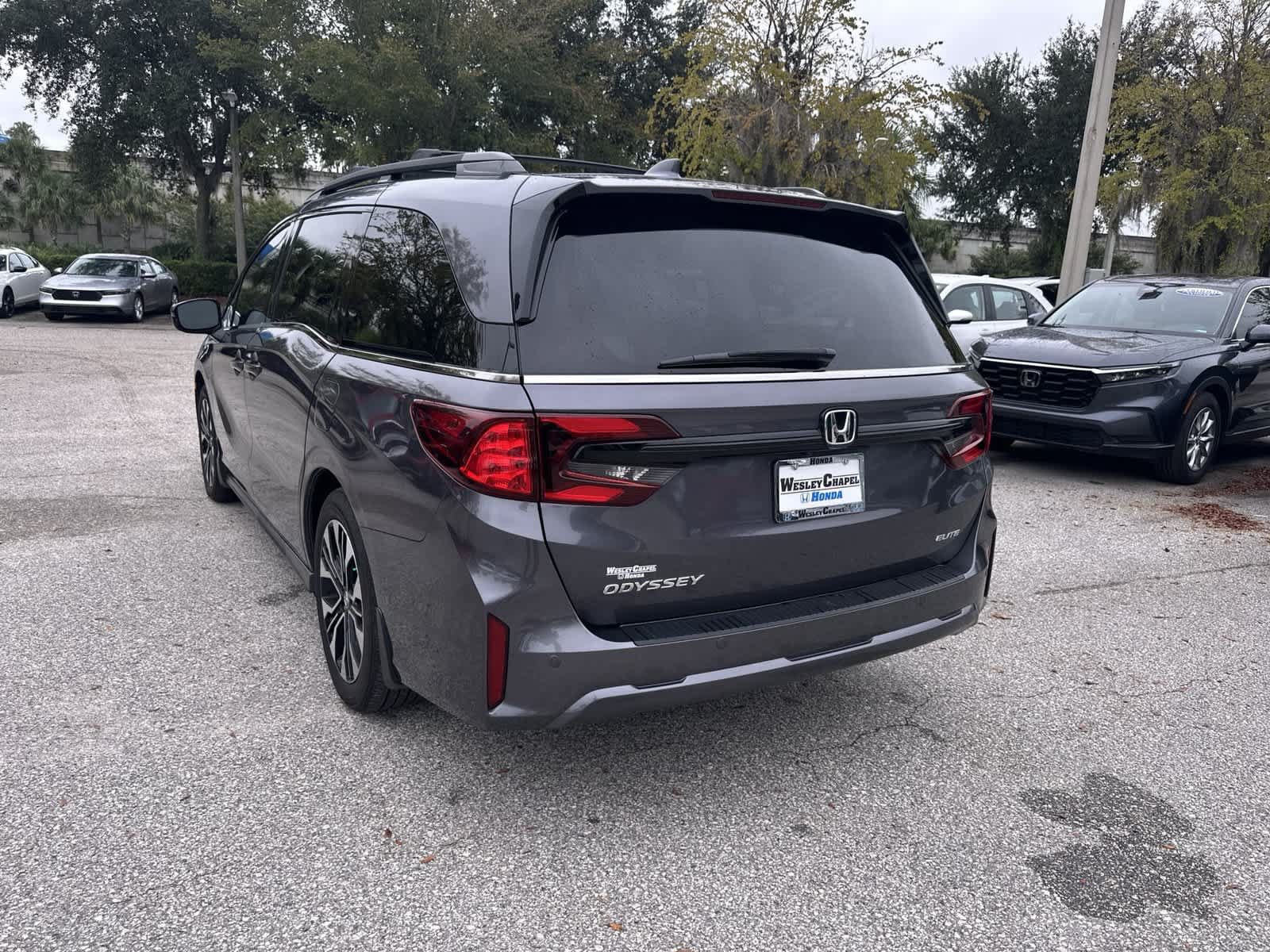 Used 2025 Honda Odyssey Elite image 4