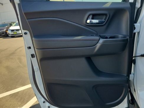 New 2026 Honda Ridgeline Black Edition image 12