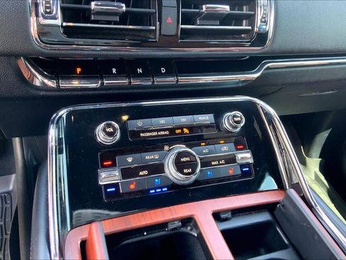 Used 2020 Lincoln Navigator Reserve w/ Equipment Group 208A Reserve AWD/4WD image 34