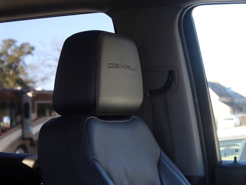 Used 2022 GMC Sierra 1500 Denali w/ Denali Reserve Package image 29