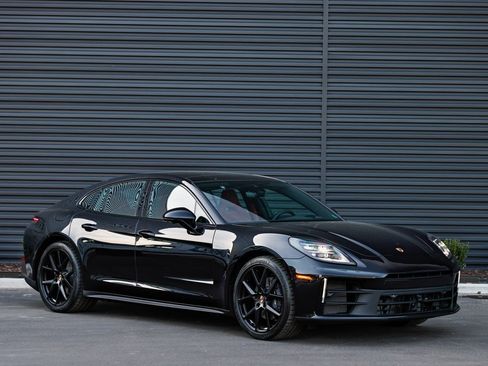 New 2026 Porsche Panamera 4 image 9