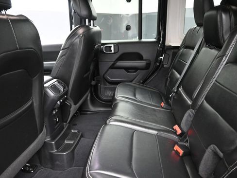 Used 2022 Jeep Wrangler Unlimited Sahara w/ LED Lighting Group AWD/4WD image 12
