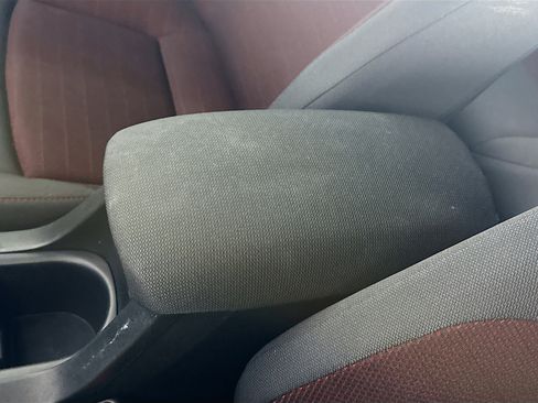 Used 2024 Toyota Corolla Cross AWD Hybrid w/ Moonroof Package image 18