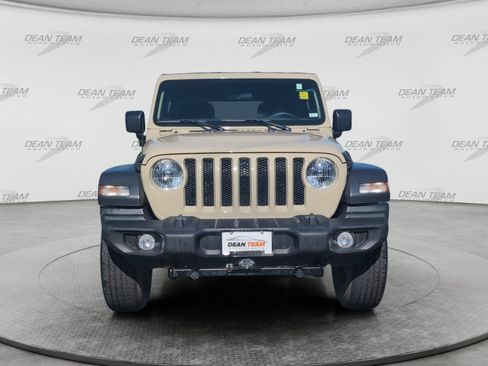 Used 2022 Jeep Wrangler Unlimited Sport AWD/4WD image 2