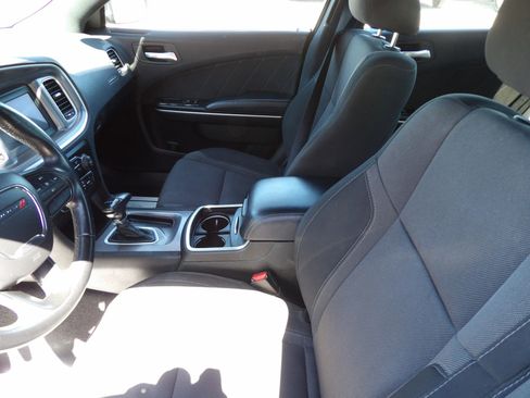 Used 2022 Dodge Charger SXT RWD image 10