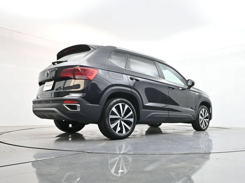 Used 2024 Volkswagen Taos SE FWD image 40