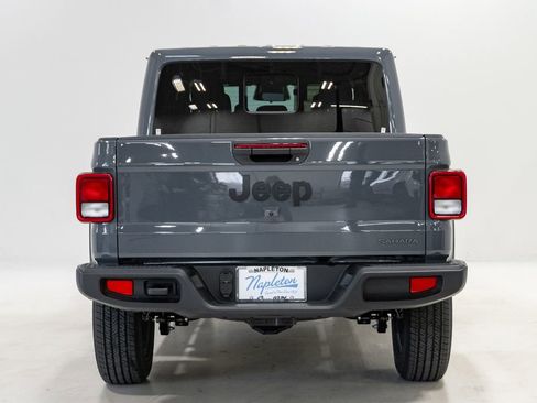 New 2026 Jeep Gladiator Sport image 25