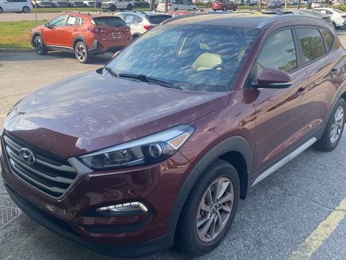 Used 2017 Hyundai Tucson SE Plus image 1