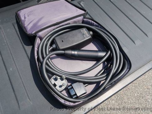 Used 2024 Tesla Cybertruck AWD Crew Cab image 37