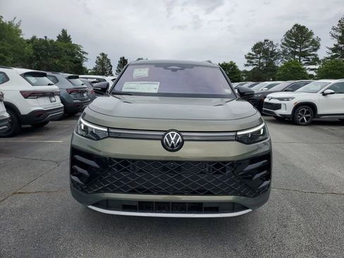New 2026 Volkswagen Tiguan SEL R-Line AWD/4WD image 2