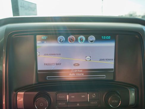 Used 2019 Chevrolet Silverado 2500 LT w/ LT Convenience Package image 22