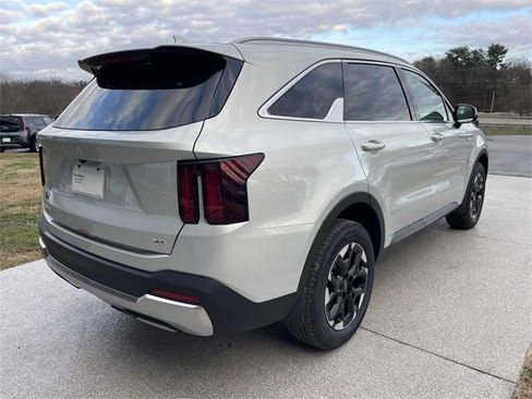 New 2026 Kia Sorento S image 5