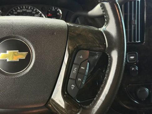 Used 2017 Chevrolet Express 2500 image 15