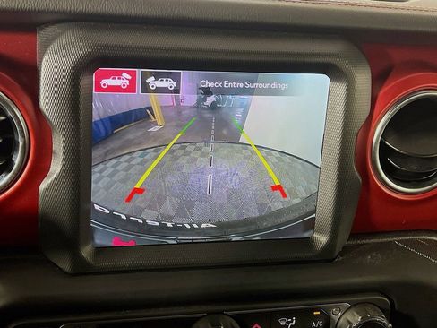 Used 2022 Jeep Wrangler Unlimited Rubicon w/ Steel Bumper Group AWD/4WD image 14