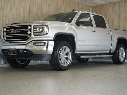 Used 2018 GMC Sierra 1500 SLT AWD/4WD image 4