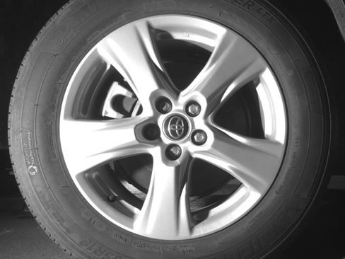 Used 2025 Toyota Highlander LE image 15