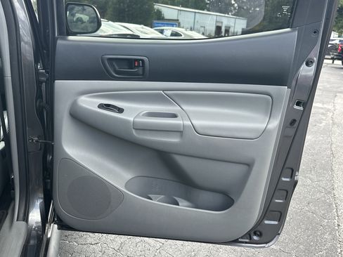 Used 2014 Toyota Tacoma 4x4 Double Cab w/ SR5 Package image 16