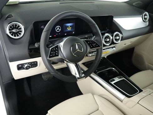 Certified 2025 Mercedes-Benz GLA 250 GLA 250 image 9