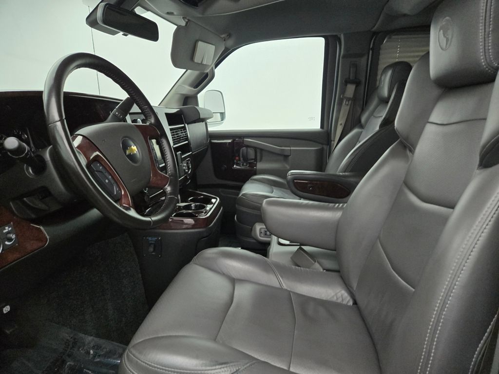 Used 2021 Chevrolet Express 2500 w/ Enhanced Convenience Package RWD image 15