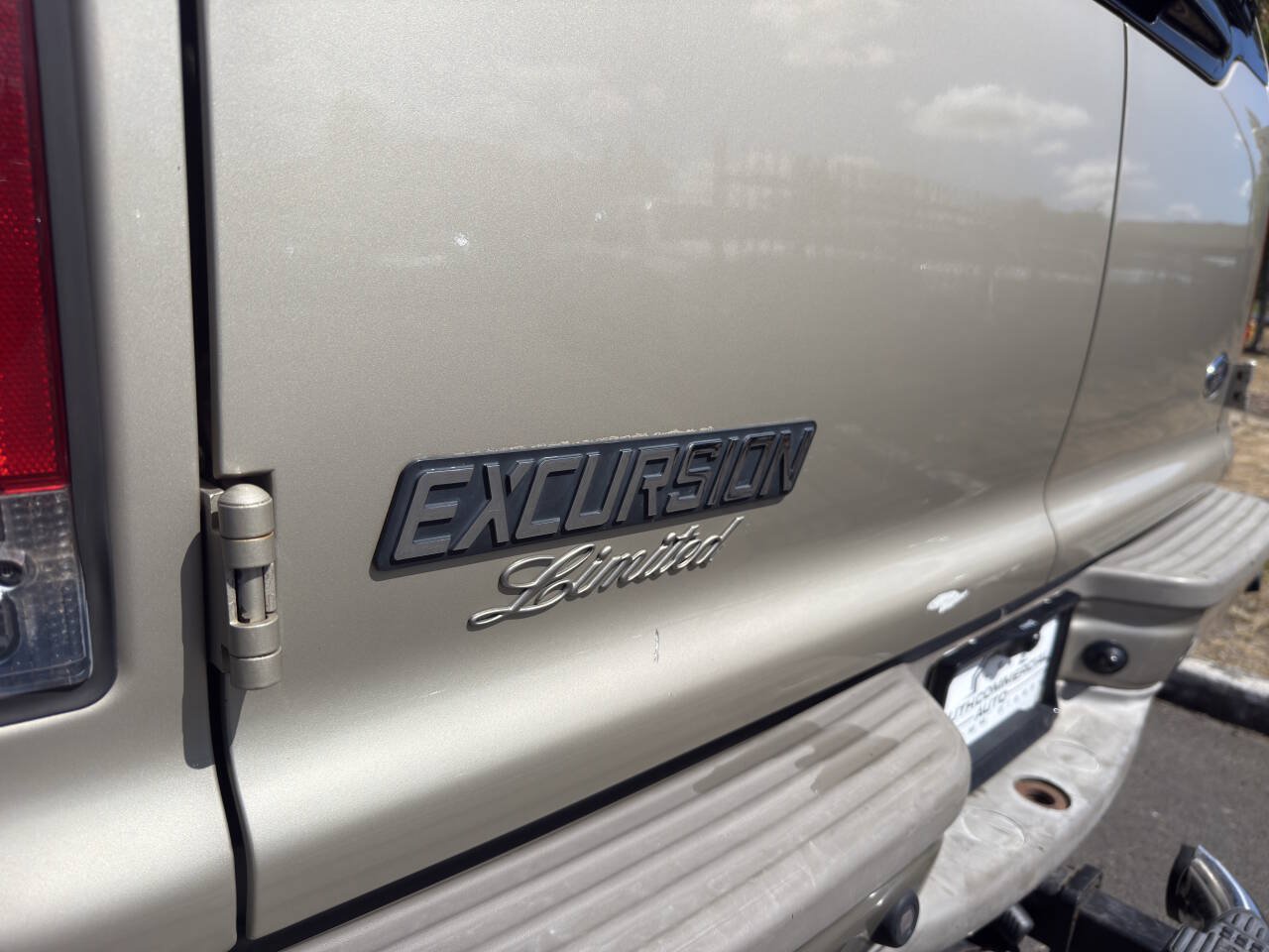Used 2005 Ford Excursion Limited AWD/4WD image 12
