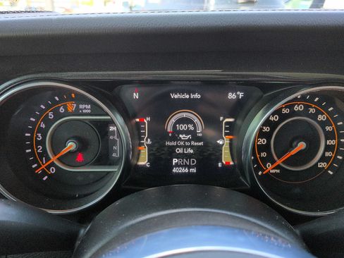 Used 2020 Jeep Wrangler Unlimited Sahara AWD/4WD image 18
