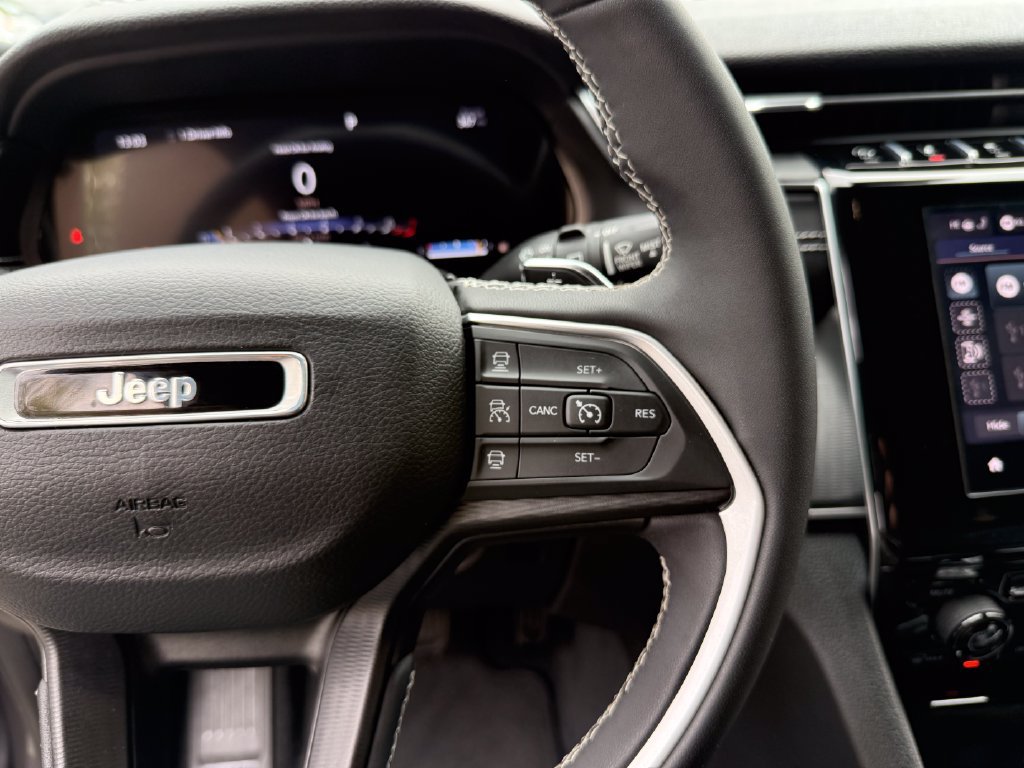 Used 2023 Jeep Grand Cherokee L Laredo AWD/4WD image 25