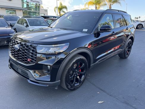 Used 2025 Ford Explorer ST image 5