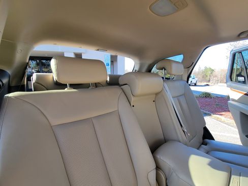 Used 2009 Hyundai Santa Fe Limited w/ Touring Pkg 16 W/Rse image 45