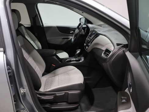 Used 2023 Chevrolet Equinox LT w/ Driver Convenience Package image 22