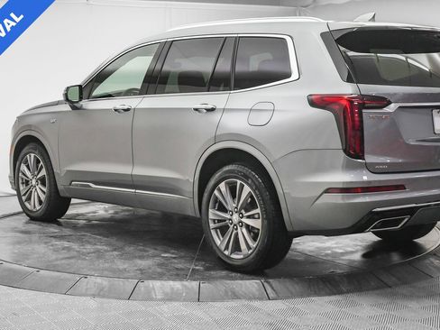 Used 2025 Cadillac XT6 Premium Luxury image 5