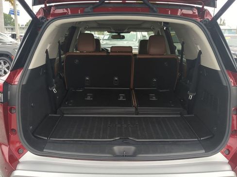 Used 2022 Nissan Pathfinder Platinum w/ Cargo Package image 13